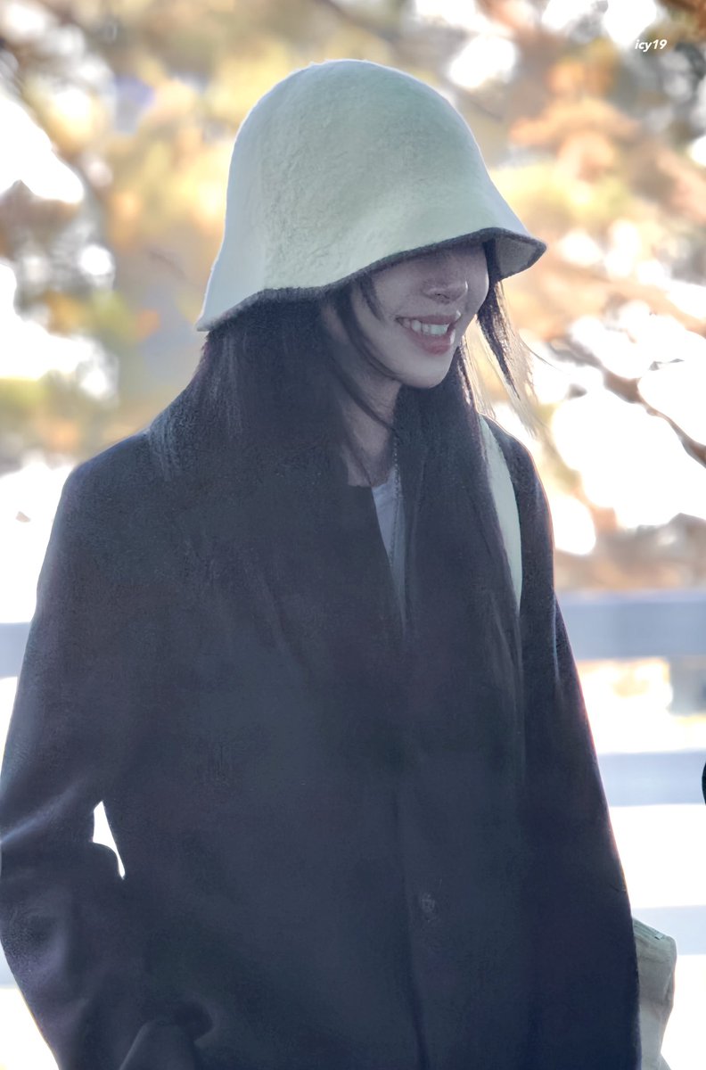ICY19_'s tweet photo. 240131 인천 출국

I GOT U 많이 관심부탁해!

#TWICE #트와이스
#채영 #chaeyoung https://t.co/3VDQ90JY8w