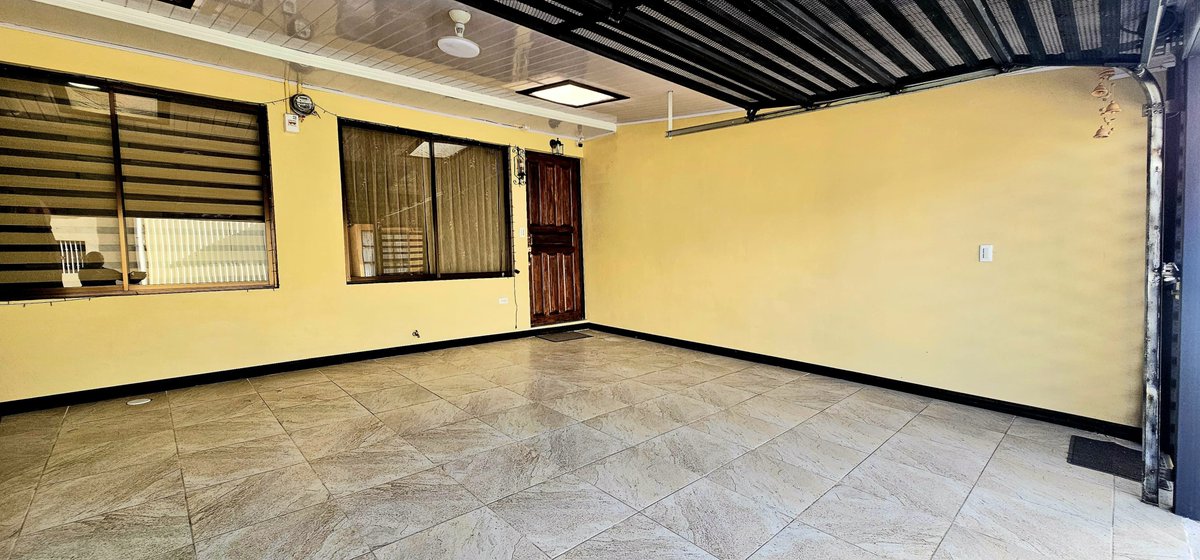 BusquemosCasa's tweet photo. Casa en venta
    País: Costa Rica
    Precio: ₡70,000,000
    Información de contacto aquí:
    https://t.co/VL9mu38oKw
    #costarica #casas #ventas #diagonal91 #sanantonio #vásquezdecoronado #sanjosé #costarica #propiedades #bienesraices #busquemoscasa https://t.co/63OO715IXq