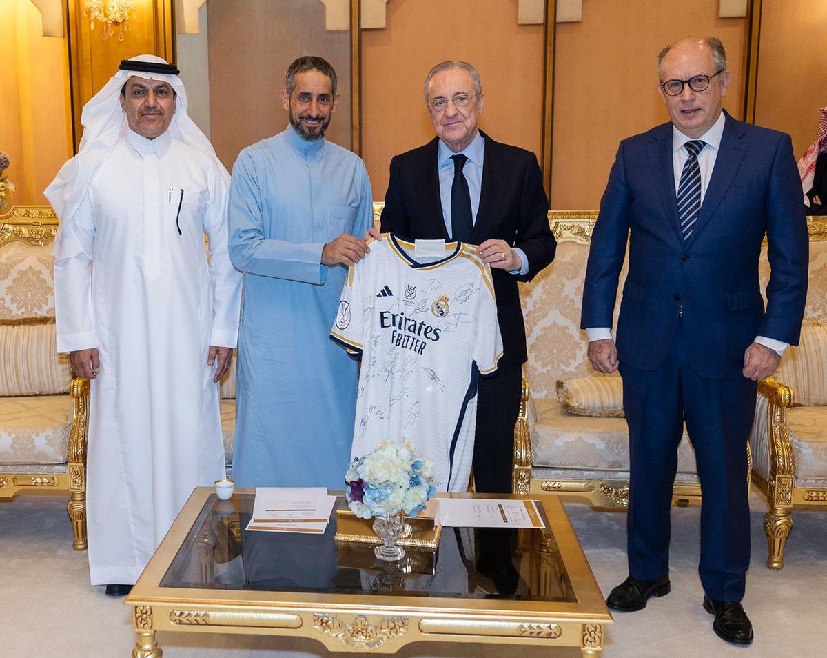 rmfsaudi's tweet photo. The Real Madrid Program at Riyadh Schools pulled off an unforgettable welcoming ceremony for President Florentino Perez and the legendary @Oficial_RC3 .Honored to have HE Ambassador @JorgeHeviaJHS and Dr. @balbadr join us. #RealMadrid #MISK #Riyadh https://t.co/iryMptnyQk