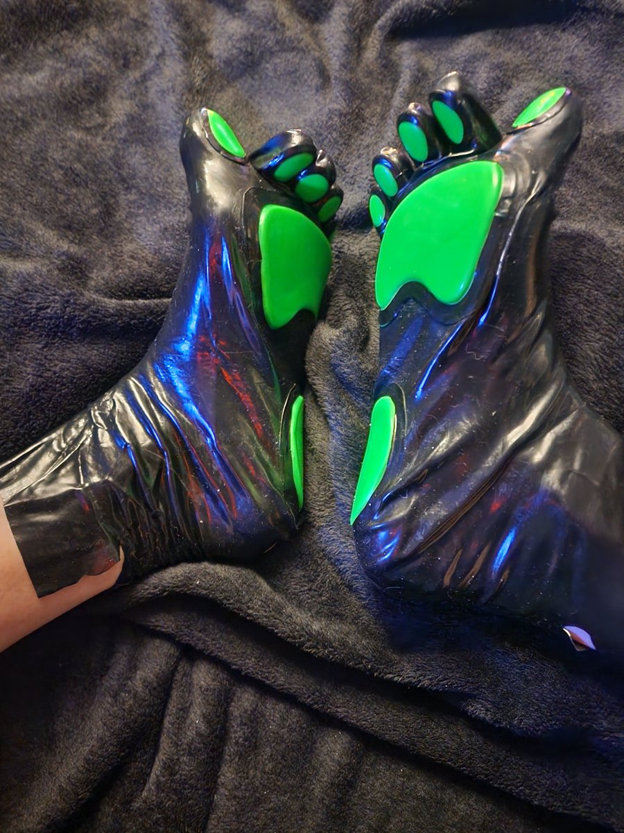 PUPXOLOX's tweet photo. Well, @RubberFroggy it's the end of an era, after so many years and fun, they...are gone.  Want to thank you for these, they have been a staple in my Gear and time to save some coin for the next pair. https://t.co/BLwrSOIQpG