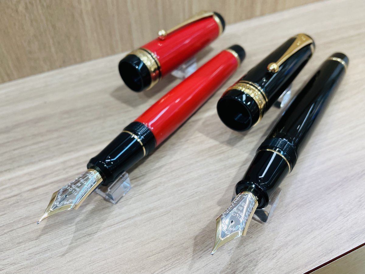 カスタムURUSHI 30号大型ソフトペン搭載 赤：FM（中細字）／黒：B 