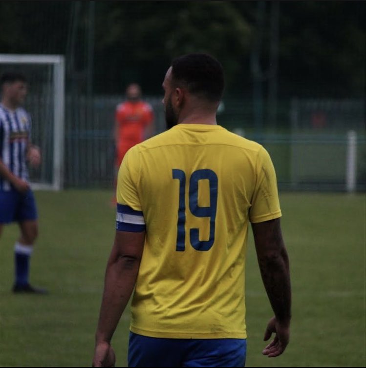 Might aswell give it one more run before I pack it all in once and for all. anybody need a big, daft centre half around the north east give me a DM 👍🏽⚽️