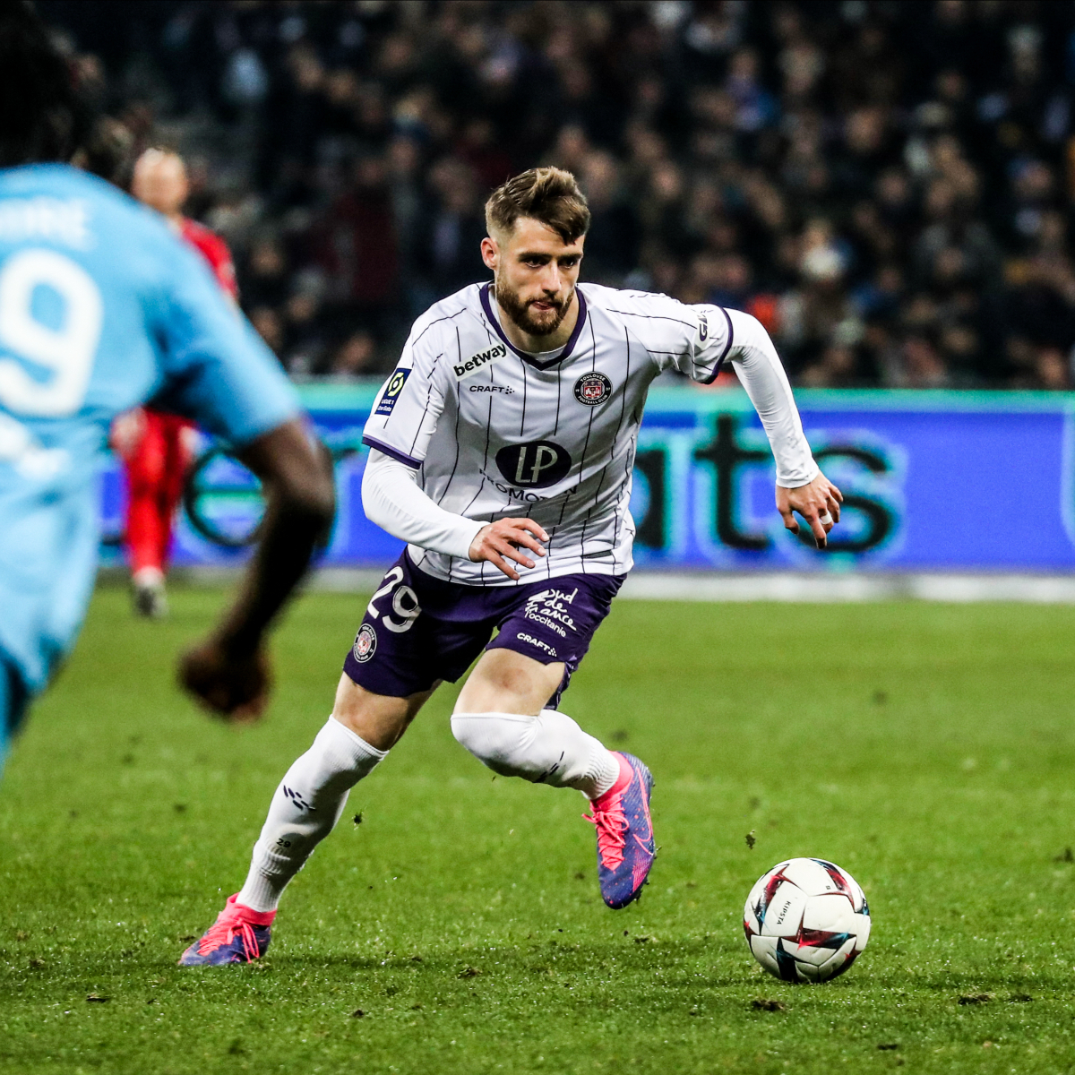 ToulouseFC's tweet photo. #Mercato 🔄

Nouveau défi pour Saïd #Hamulic qui est prêté au Lokomotiv Moscou.

Bonne seconde partie de saison à notre attaquant sous ses nouvelles couleurs !

➕⤵️
https://t.co/bYkc61z69u https://t.co/rpmWvZF5fy