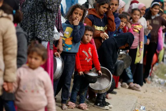 uffankhalid's tweet image. Palestinians stand in a line to receive food, in Rafah.
The World Health Organization (WHO) says it could not deliver food to Nasser Hospital in Khan Younis despite a “serious shortage” after delays at checkpoints.
“I witnessed two people suffocating to death from the…