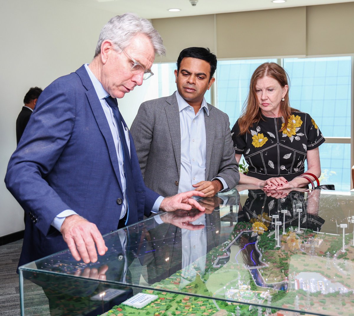 GreenkoIndia's tweet photo. The U.S. Asst. Sec. of State for Energy Geoffrey Pyatt @AsstSecENR &amp; the U.S. Consul General Jennifer Larson @USCGHyderabad met our founder Anil Chalamalasetty &amp; learned about Greenko’s leading work in global #EnergyTransition through its integrated storage solutions. https://t.co/hJi8QqxGsZ