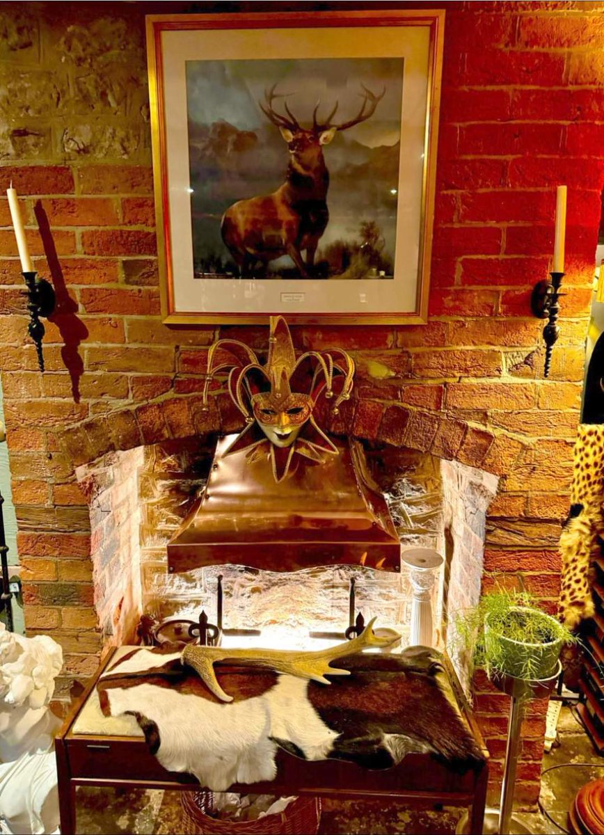 Last 4 seats for tonight's #Scottishthemed Opera Dinner to celebrate #burnsnight at The White Lion Inn, Bourton Dorset.  Lots of lovely Scottish songs,snippets from Operas- Macbeth, La Jolie Fille de Perth, Ariodante, and finishing off in #Brigadoon . Delicious food, too.