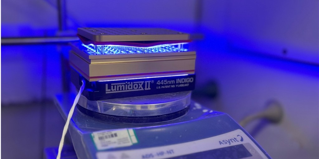 Domainex_UK's tweet photo. #Domainex is excited to announce further investment in our #photochemistry capabilities. Complementing our batch and flow processes, the Lumidox II photochemistry HTE (High-Throughput Experimentation) kit allows rapid screening and optimization of photochemical reactions. https://t.co/50DW7x4D5L