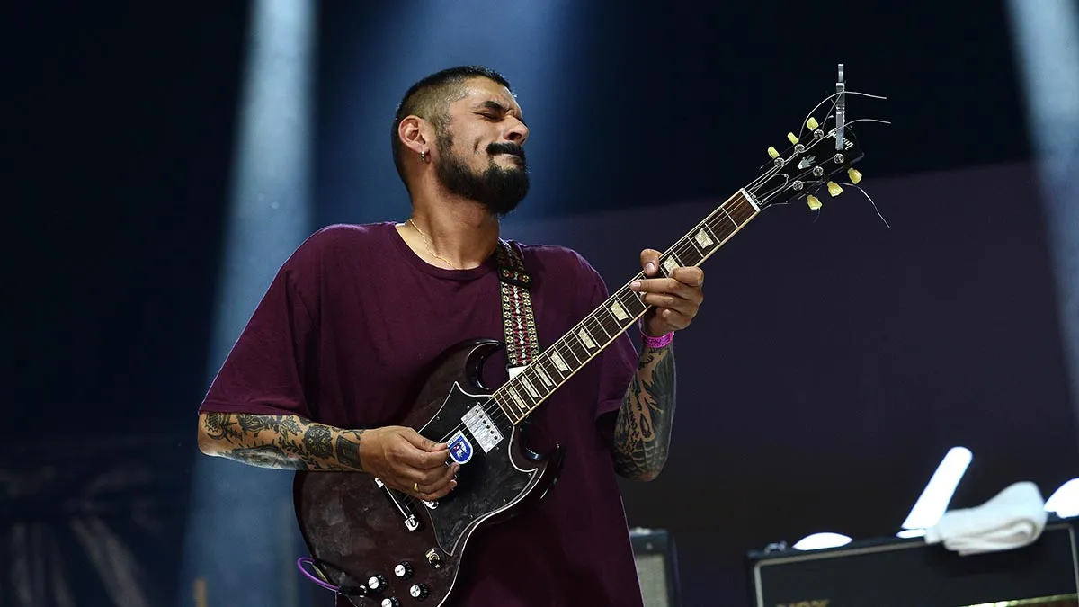 ProfoundSoundFF's tweet image. “The spontaneity, creativity, and skill mostly come from how Dowse uses his equipment, not how well the equipment can shape him”.

Catch Thick Drizzle, a solo side project of South London band Dry Cleanings’s Tom Dowse at PS24 on Sat 17 Feb 💥
🎟⬇️
creativefolkestone.org.uk/festivals-and-…