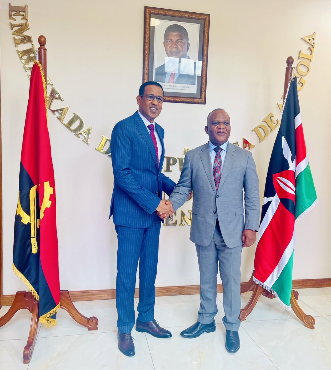mohamedaali_'s tweet photo. We hosted H.E. Amb. Jabril Ibrahim Abdulle @Ijabril at our embassy in Kenya, emphasizing our commitment to strengthen bilateral relations with the Somali delegation. https://t.co/upNkvBBC1S