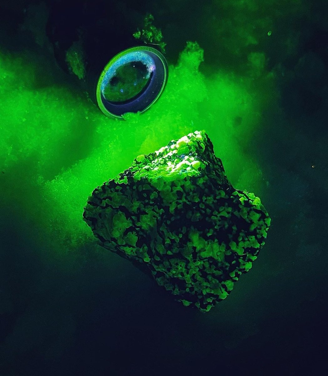 weltool's tweet photo. Using Weltool M2-BF UV flashlight can make many ores show brilliant colors
#weltool #uvflashlight #UVA https://t.co/ZPiQXuv75U