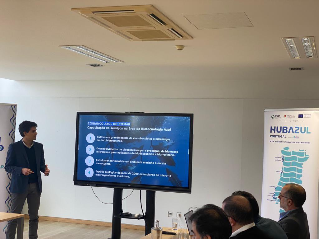 Yesterday at the annual meeting of the #HubAzul network (powered by @forumoceano), talking about how microbial biobanking can be a vital tool for the #BlueEconomy and lifting the veil of the future @CiimarUp #BlueBiobank 🔜