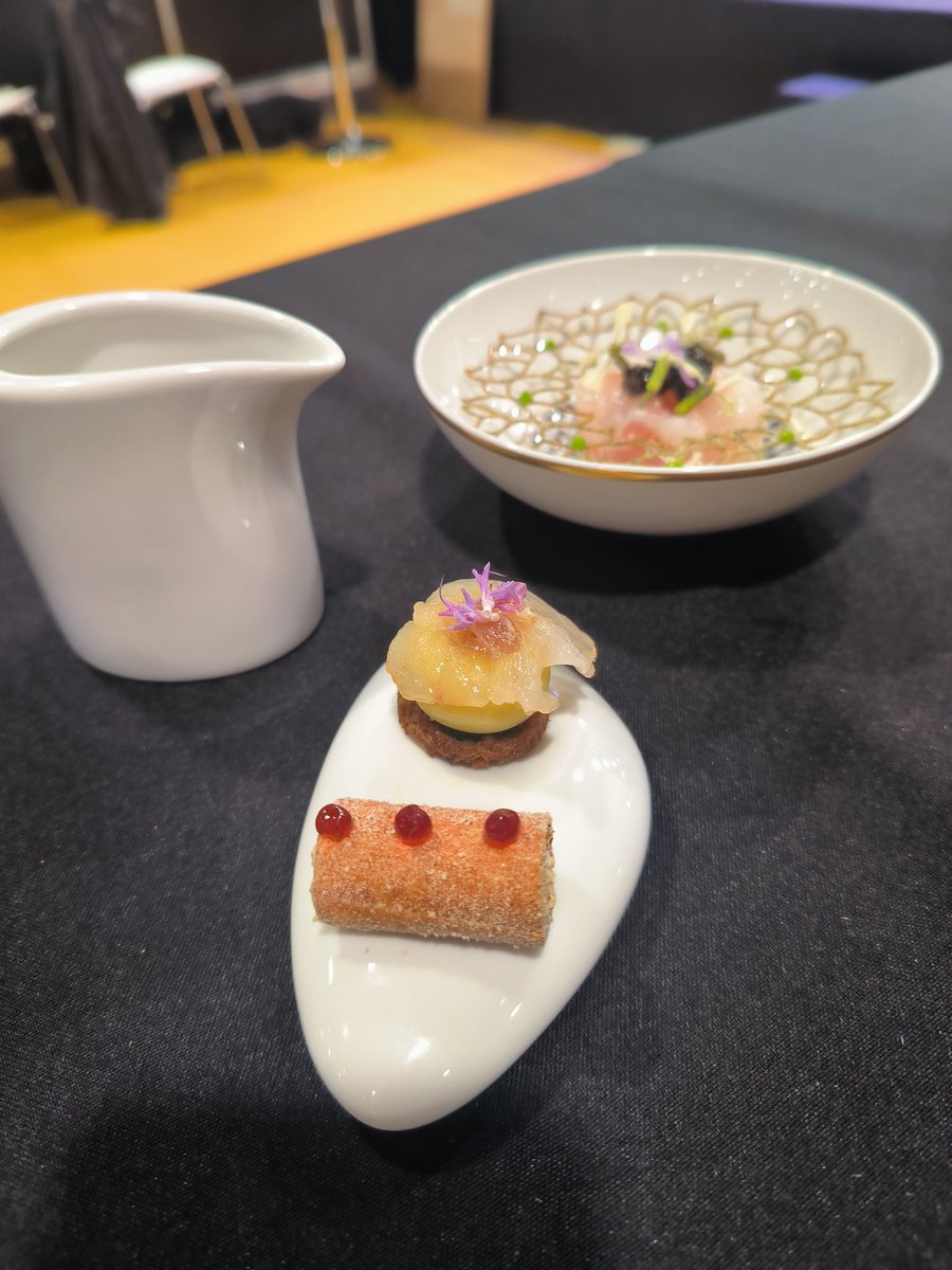 AEMPM_'s tweet photo. Colaborando en el Concurso "Cocinando el Mar" de @mercamadrid_hoy en @madridfusion, apoyando la promoción del #pescado, en concreto del #sargo. Aquí las primeras presentaciones. https://t.co/aLj9YMbtB9