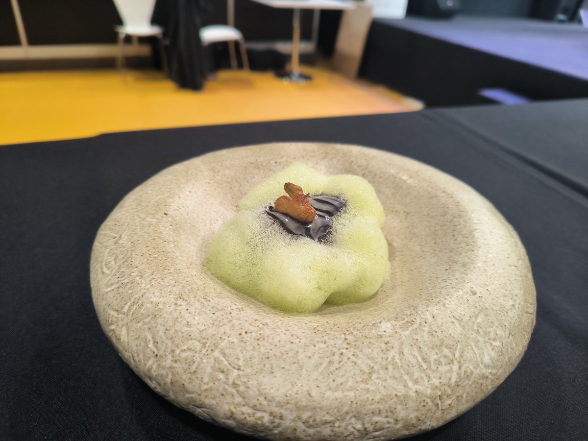 AEMPM_'s tweet photo. Colaborando en el Concurso "Cocinando el Mar" de @mercamadrid_hoy en @madridfusion, apoyando la promoción del #pescado, en concreto del #sargo. Aquí las primeras presentaciones. https://t.co/aLj9YMbtB9