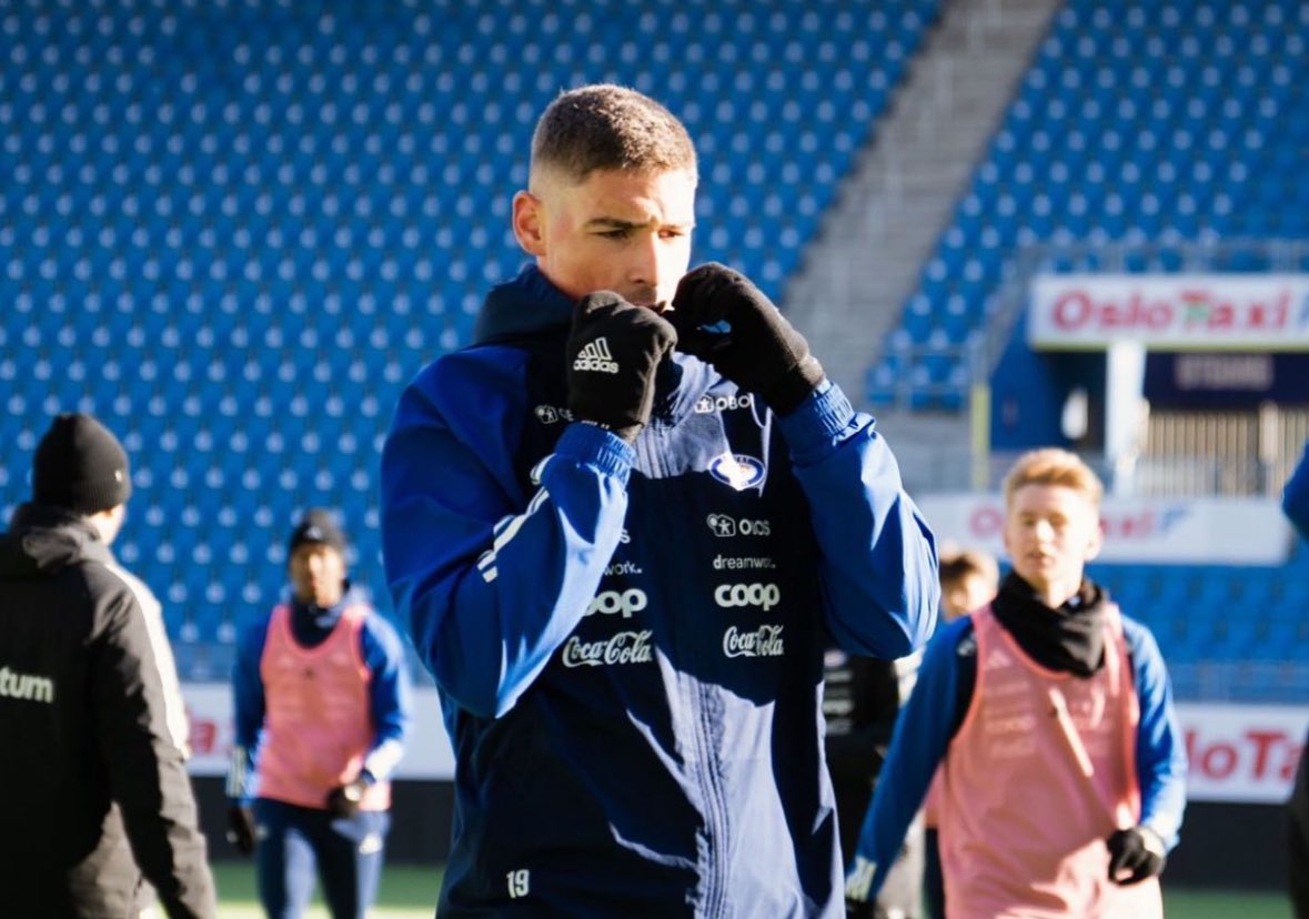 FabrizioRomano's tweet photo. 🚨🔴🇷🇸 Understand Lille have agreed on deal to sign Andrej Ilić from Vålerenga, transfer fee around €4m package.

🛫 Medical tests booked for today.

Final details being sorted on personal terms, deal set to be completed. https://t.co/uQmxZ2oiqV