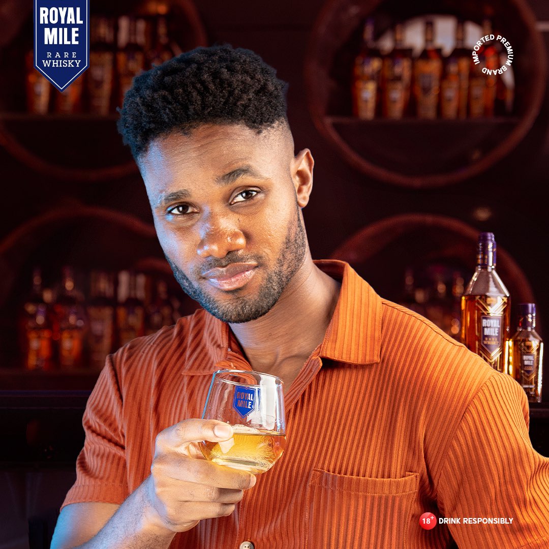 royalmileng's tweet photo. Had one of those days and you just want to chill out and cool off? 🤩 

There’s always a glass of Royal Mile Whisky for you!🥃

#Whisky #DBoss #RoyalMileWhisky #ImportedPremiumBrand #JourneyBegins #RMW https://t.co/cvWbyUaaxg