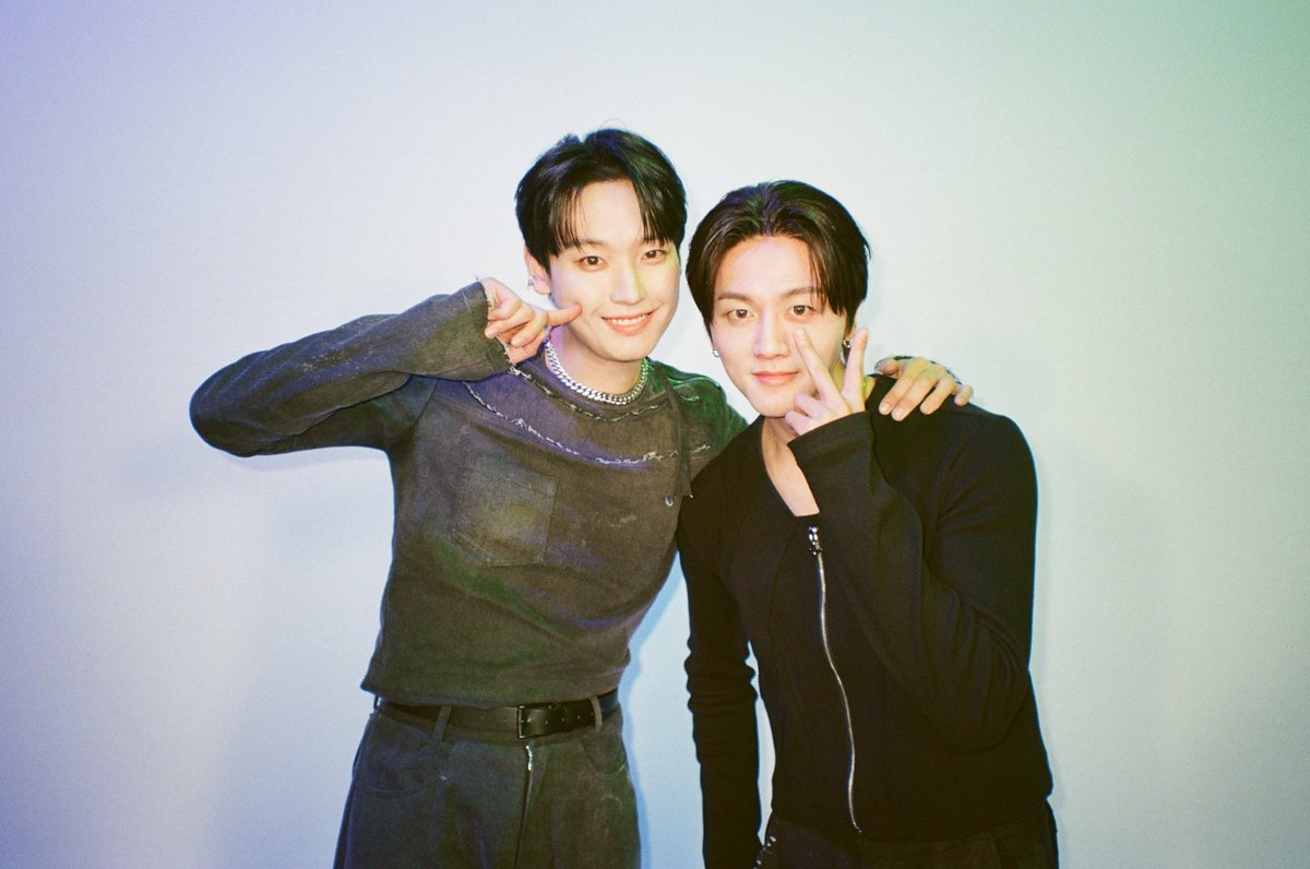 필름카메라로 기록한 1월의 추억📸 2월에도 쭈욱 엠투와 함께해요❣ #1월의엠투 #M2film #릴레이댄스 #SF9 #에스에프나인 <a href="/SF9_FANCLUB/">SF9_FANCLUB</a>