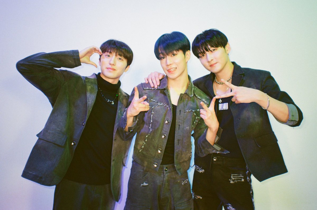 필름카메라로 기록한 1월의 추억📸 2월에도 쭈욱 엠투와 함께해요❣ #1월의엠투 #M2film #릴레이댄스 #SF9 #에스에프나인 <a href="/SF9_FANCLUB/">SF9_FANCLUB</a>