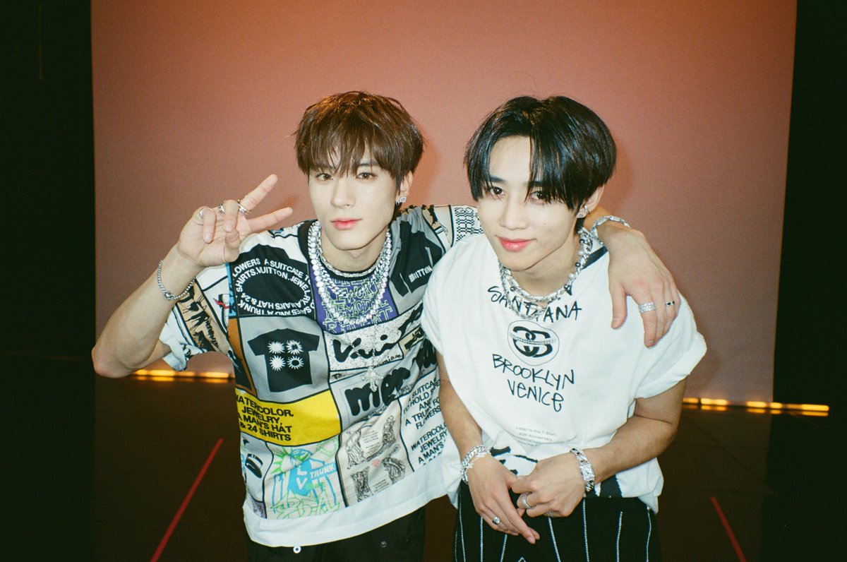 M2MPD's tweet photo. 필름카메라로 기록한 1월의 추억📸 2월에도 쭈욱 엠투와 함께해요❣ #1월의엠투 #M2film #릴레이댄스 #더보이즈 #THEBOYZ @IST_THEBOYZ https://t.co/o9cYOSWPFU