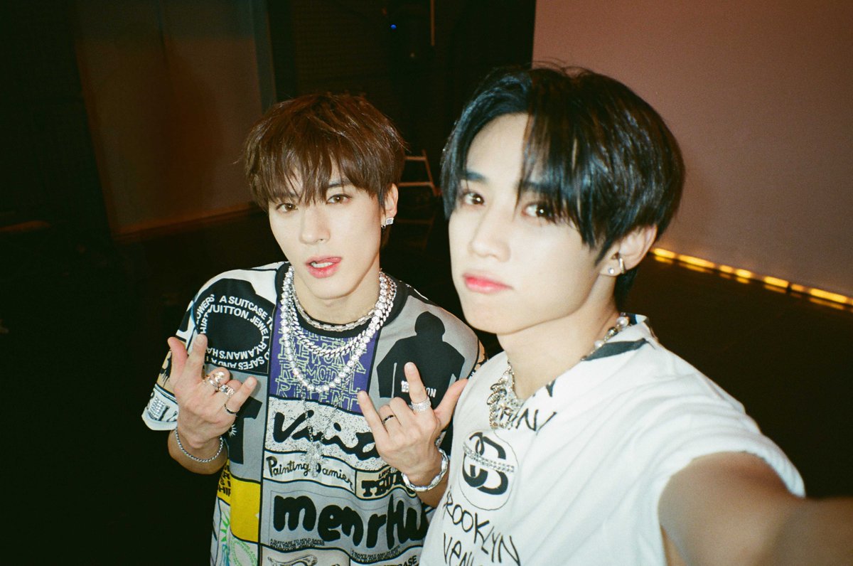 M2MPD's tweet photo. 필름카메라로 기록한 1월의 추억📸 2월에도 쭈욱 엠투와 함께해요❣ #1월의엠투 #M2film #릴레이댄스 #더보이즈 #THEBOYZ @IST_THEBOYZ https://t.co/0dUevieNBq