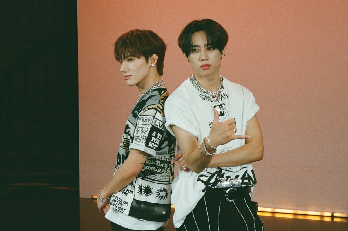 M2MPD's tweet photo. 필름카메라로 기록한 1월의 추억📸 2월에도 쭈욱 엠투와 함께해요❣ #1월의엠투 #M2film #릴레이댄스 #더보이즈 #THEBOYZ @IST_THEBOYZ https://t.co/0dUevieNBq