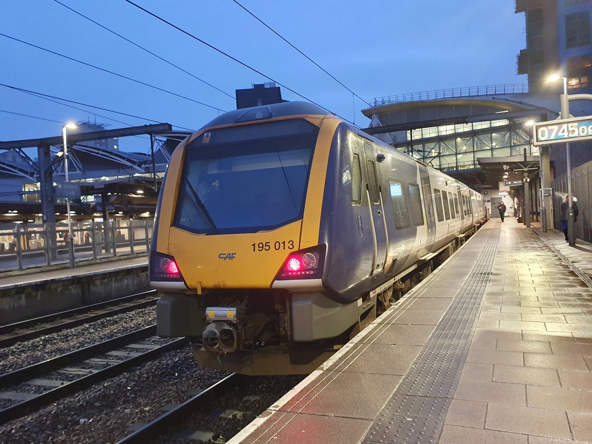 JamesTGlossop's tweet image. A few pictures from Leeds on the 25th January 2024. (25/01/2024) #Leeds #Class195 #Class333 #CAF #WestYorkshire @northernassist