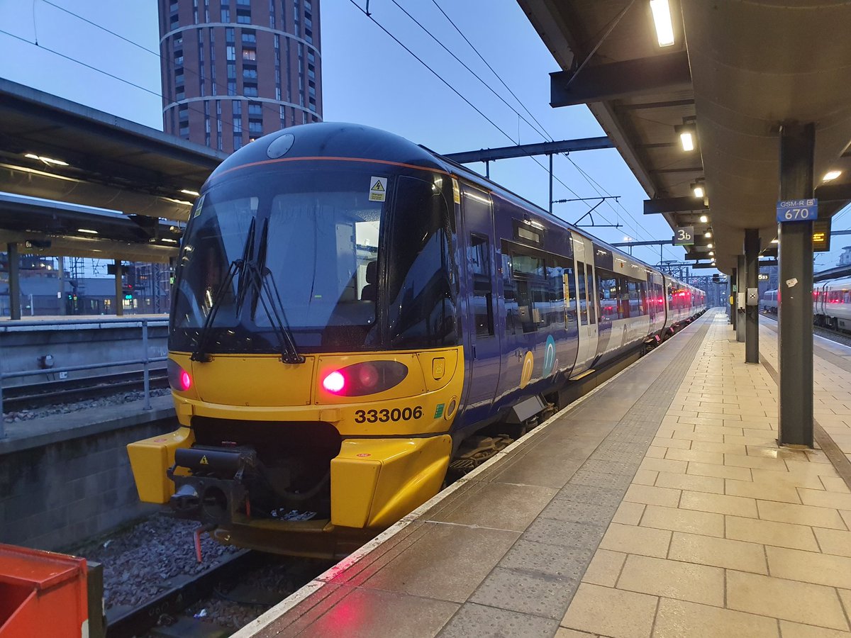 JamesTGlossop's tweet image. A few pictures from Leeds on the 25th January 2024. (25/01/2024) #Leeds #Class195 #Class333 #CAF #WestYorkshire @northernassist