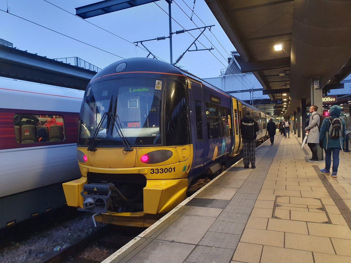 JamesTGlossop's tweet image. A few pictures from Leeds on the 25th January 2024. (25/01/2024) #Leeds #Class195 #Class333 #CAF #WestYorkshire @northernassist