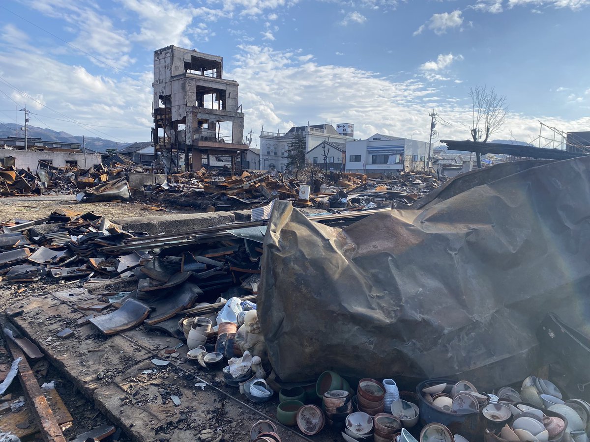 We’re in #wajima. Nearly 4 weeks on from the earthquake. There are still thousands of people here without running water. #japan #notoearthquake