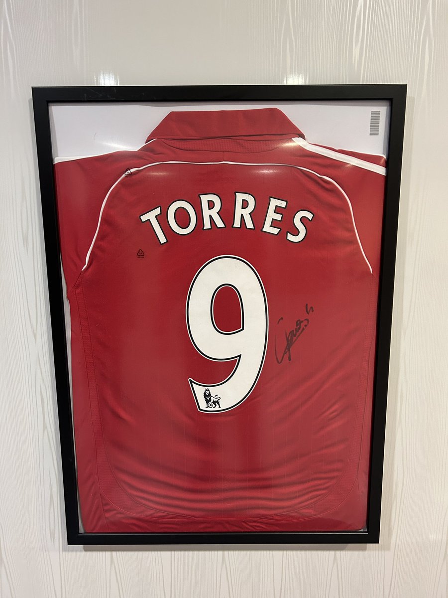 jamiemcnee's tweet image. Selling a few signed football shirts. Anyone interested feel free to give me a message. 👍🏻