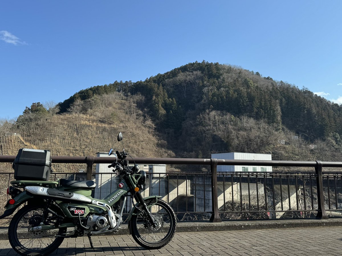 COYA1005's tweet photo. やっと今年の初乗りが出来たので
合角ダムまで散歩して来ました。
#ct125 #ハンターカブ #カブ主 #カブ散歩 https://t.co/mc1PhlYDrd