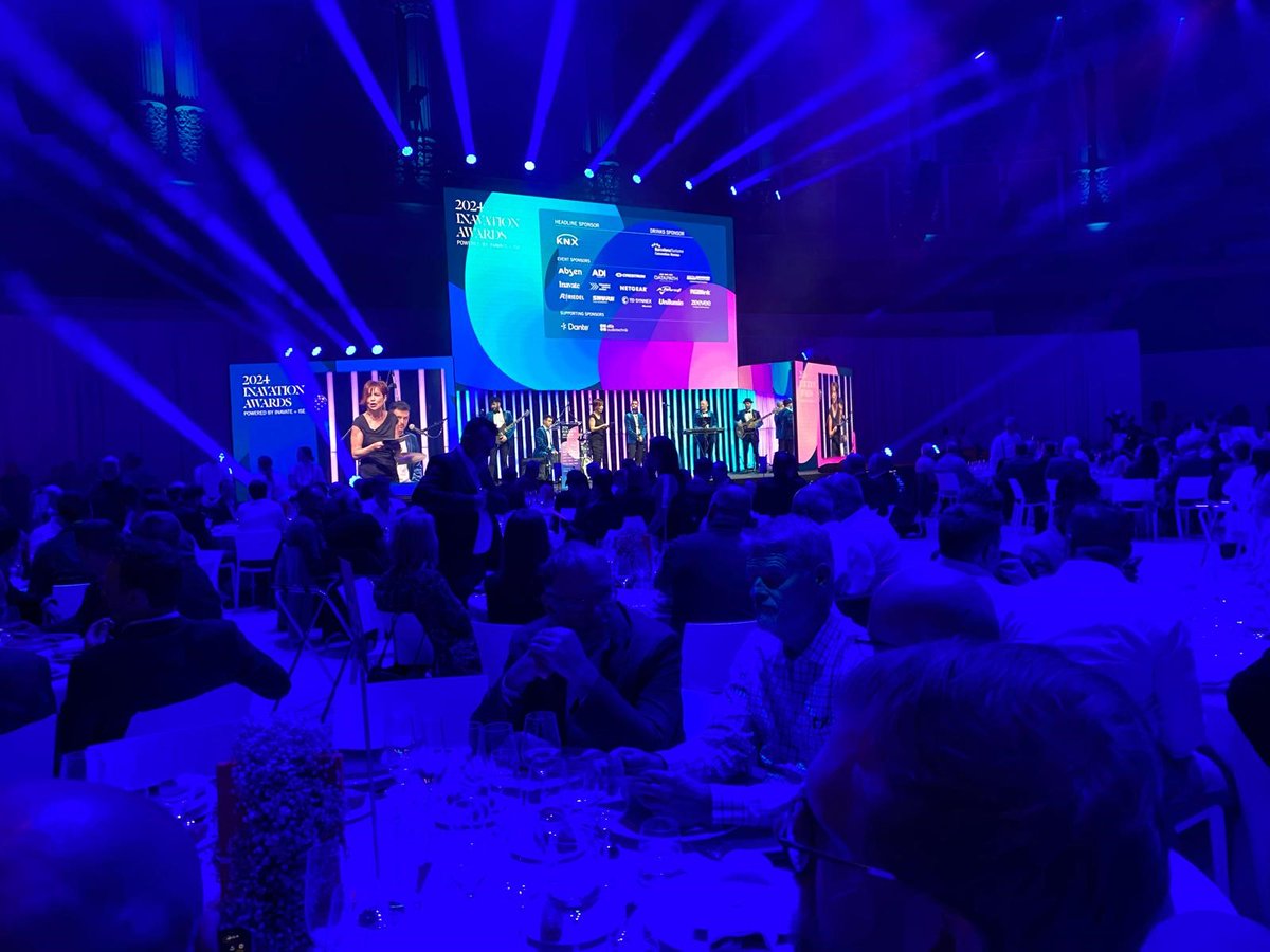 rocheav73's tweet photo. 🥂 Thx to @inavate  &amp; @SharpNEC_UK for a great night at the #InAVationAwards

We didn't pick up the Education Project of the Year Award but we are immensely proud of the @portsmouthuni Space Incubator: https://t.co/36sUlMioPc 🚀

Congrats to all last nights winners! 🏆

#avtweeps https://t.co/4rsEIHKYig