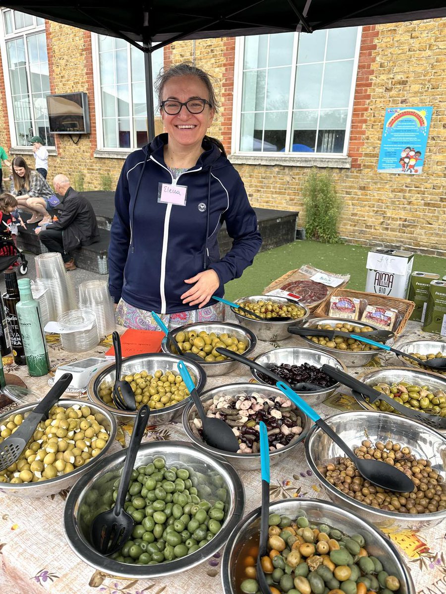 balhamnewsie's tweet photo. The brilliant Furzedown Farmers’ Market is BACK again THIS SATURDAY 3rd February, 9.30am-1.30pm at Penwortham Primary School playground in Furzedown - just down the road from #Balham! The Market’s a fantastic place to spend a Saturday morning / lunchtime, with 30+ stalls from👇 https://t.co/RzTmYZFpSo