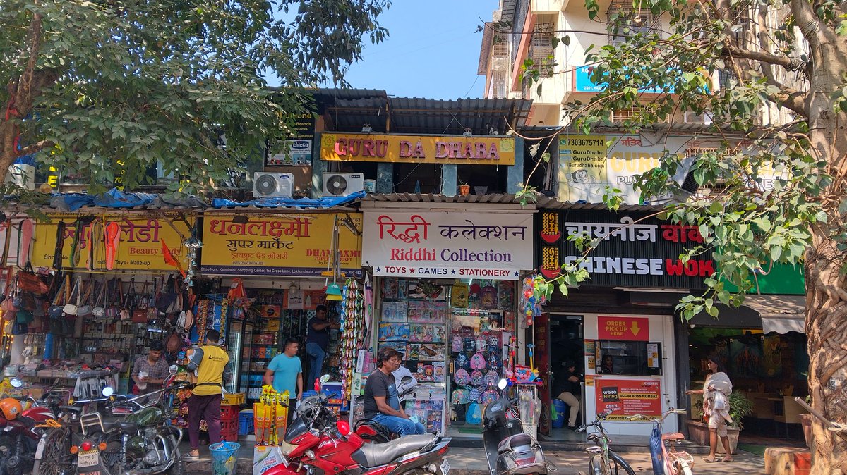 Harshad_DEC's tweet photo. A hidden gem at #Lokhandwala complex in Andheri is #Guru_Da_Dhaba 
Punjabi dhaba that serves homely Punjabi food. From #Parathas 2 Dal Makhani, u won't feel stuffed as u wud feel after eating at a commercial restaurant. 
A must visit!

#foodie_knight 
#theme_pic_India_foodie https://t.co/lurokglDmv