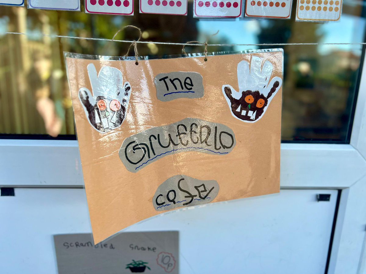 JamesBrindleyPS's tweet photo. Gruffalo crumble anyone? 🦊🐭🐍 Reception had a wonderful time making food in their gruffalo cafe yesterday. #StoryOfTheWeek #JuliaDonaldson #ExploringOutdoors https://t.co/XqbPmR3NL4