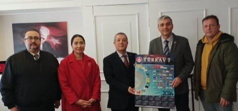 TurkavP's tweet photo. Türkav Polatlı Şube Yönetimi Olarak Polatlı Kaymakamı Sayın Murat Bulacak a Turan Temalı Takvimimizi Takdim Ettik, Göstermiş Oldukları İlgi ve Alakadan Dolayı Kendilerine Teşekkür Ederiz. https://t.co/drDspIA3oU