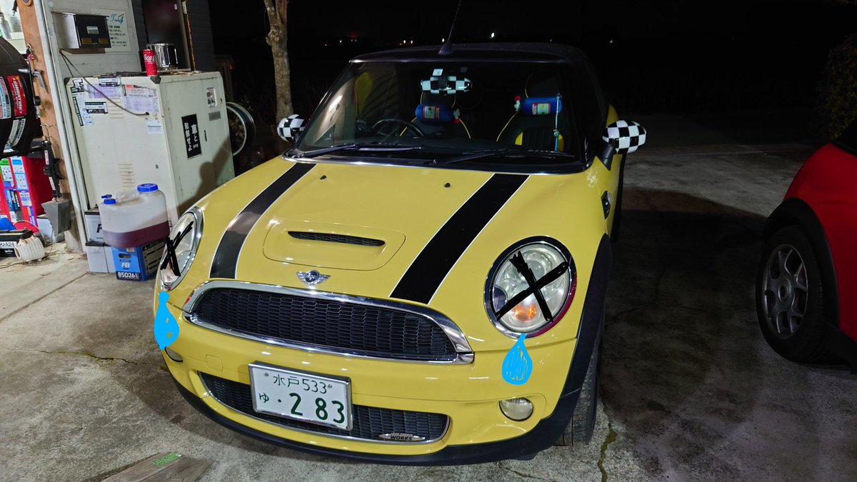 TWingracing's tweet photo. 愛車のとっとこミニ太郎君
ヘッドカバーからオイルをおもらししてたのでヘッドカバーパッキン交換〜
かと思いきや
まさかのヘッドカバー割れ(T T)
PCVバルブ一体のカバーだから
地味に高いんだよなぁ💦
ジョンクーパーワークスのエンブレムも
無くなっちゃうし...ショック😶 https://t.co/Ycw5YICa9i