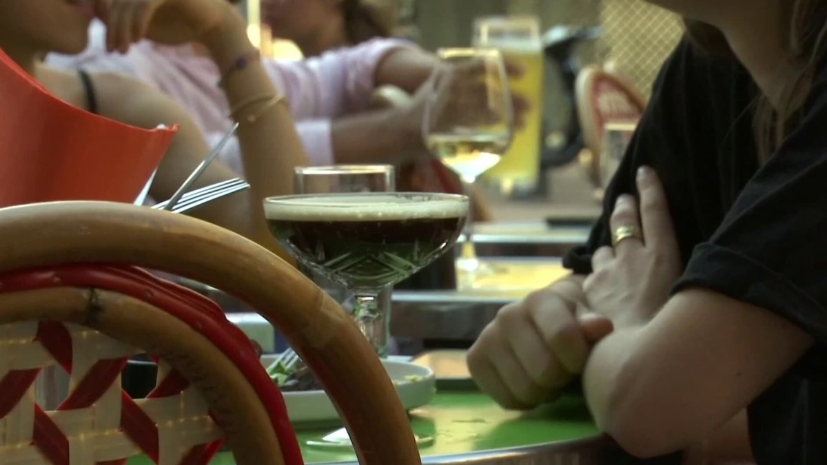 BFMTV's tweet photo. Le salarié licencié parce qu'il n'est pas assez "fun" obtient sa réintégration et des indemnités
https://t.co/kd4fg4WOPY https://t.co/mkAy4VEvVq