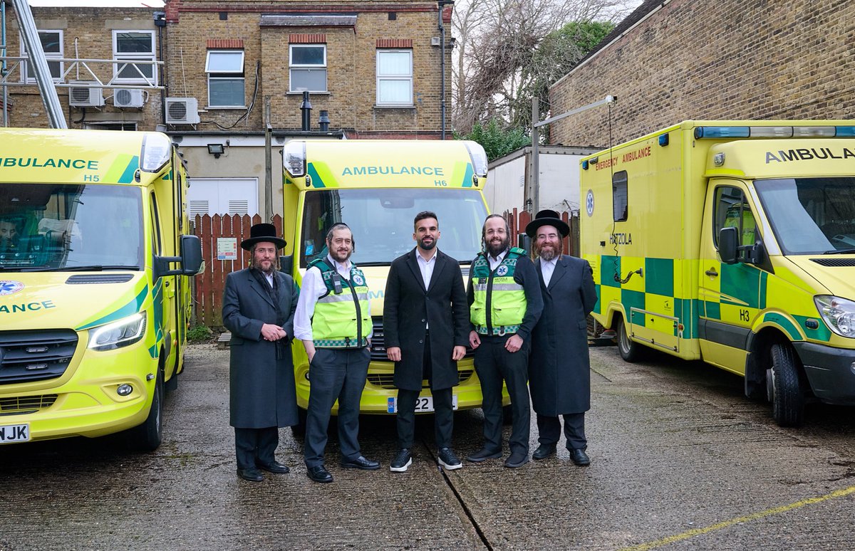 It was brilliant to visit @Hatzola HQ to strengthen our relationship with @HackneyCouncil. Hatzola is an incredible volunteer-led organisation that has saved thousands of lives in Hackney. We must continue to support Hatzola and listen to the voices of its volunteers.