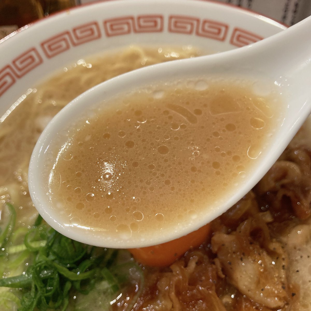 pogitter's tweet image. #今日のコスメ💄

#Celvoke
ポリフォニックブラッシュ
01 プリマバレリーナ

パウダーチークはほわほわな粉質がいい感じ！
クリームハイライトは結構ペタペタするので、
マスクの方は頬骨の上あたりに使うのが🙆🏻‍♀️
重ねるとニュアンスが変わってこれまた良き✨

#セルヴォーク #コスメレポ #コスメ購入品