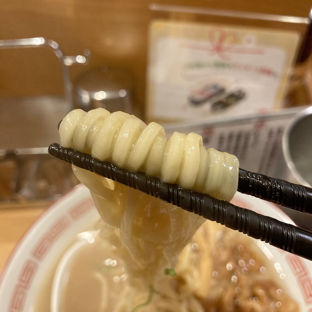 pogitter's tweet image. #今日のコスメ💄

#Celvoke
ポリフォニックブラッシュ
01 プリマバレリーナ

パウダーチークはほわほわな粉質がいい感じ！
クリームハイライトは結構ペタペタするので、
マスクの方は頬骨の上あたりに使うのが🙆🏻‍♀️
重ねるとニュアンスが変わってこれまた良き✨

#セルヴォーク #コスメレポ #コスメ購入品