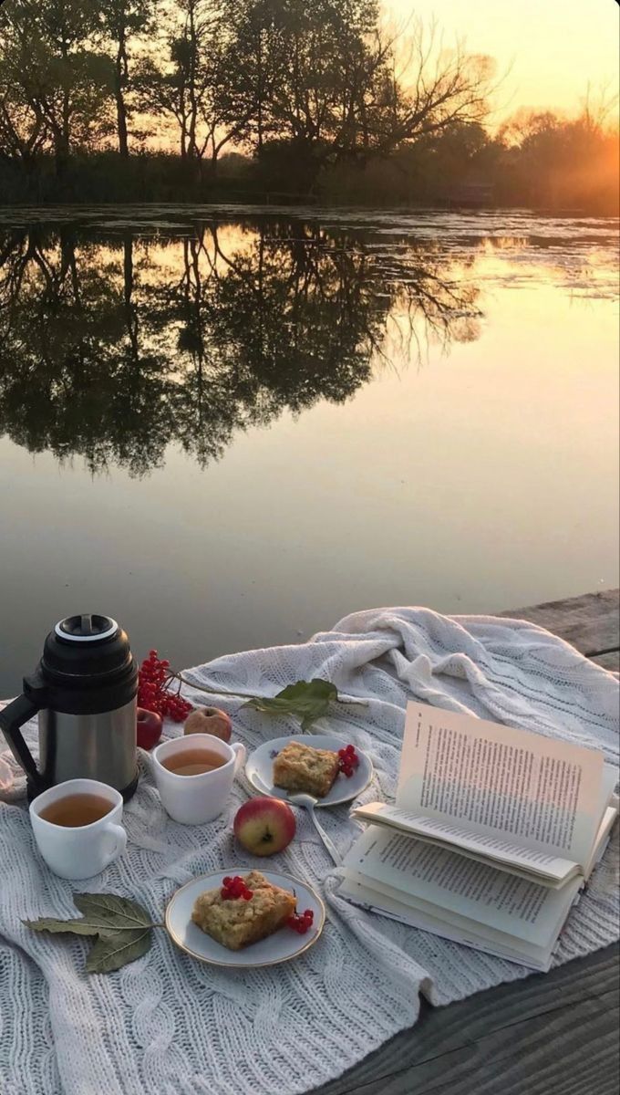 rusanovela's tweet photo. «Un libro debe ser el hacha que rompa el mar helado que hay dentro de nosotros». Franz Kafka
https://t.co/wgFkS0VYwK 💚

#laotrarevolucionrusa #mundomejor #sostenible #mundoverde #verde #futuro #cienciaficcion #medioambiente #cambiarelmundo #escritorasespañolas #literatura #rios https://t.co/un1R4cEq3a