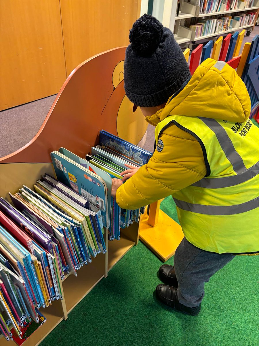 Butterfly class visited @Liverpoollib's Breck Road Library yesterday. The children signed up for their own library cards and were given a free @SwapnaHaddow book. #reading #liverpool #anfield #everton #community #library