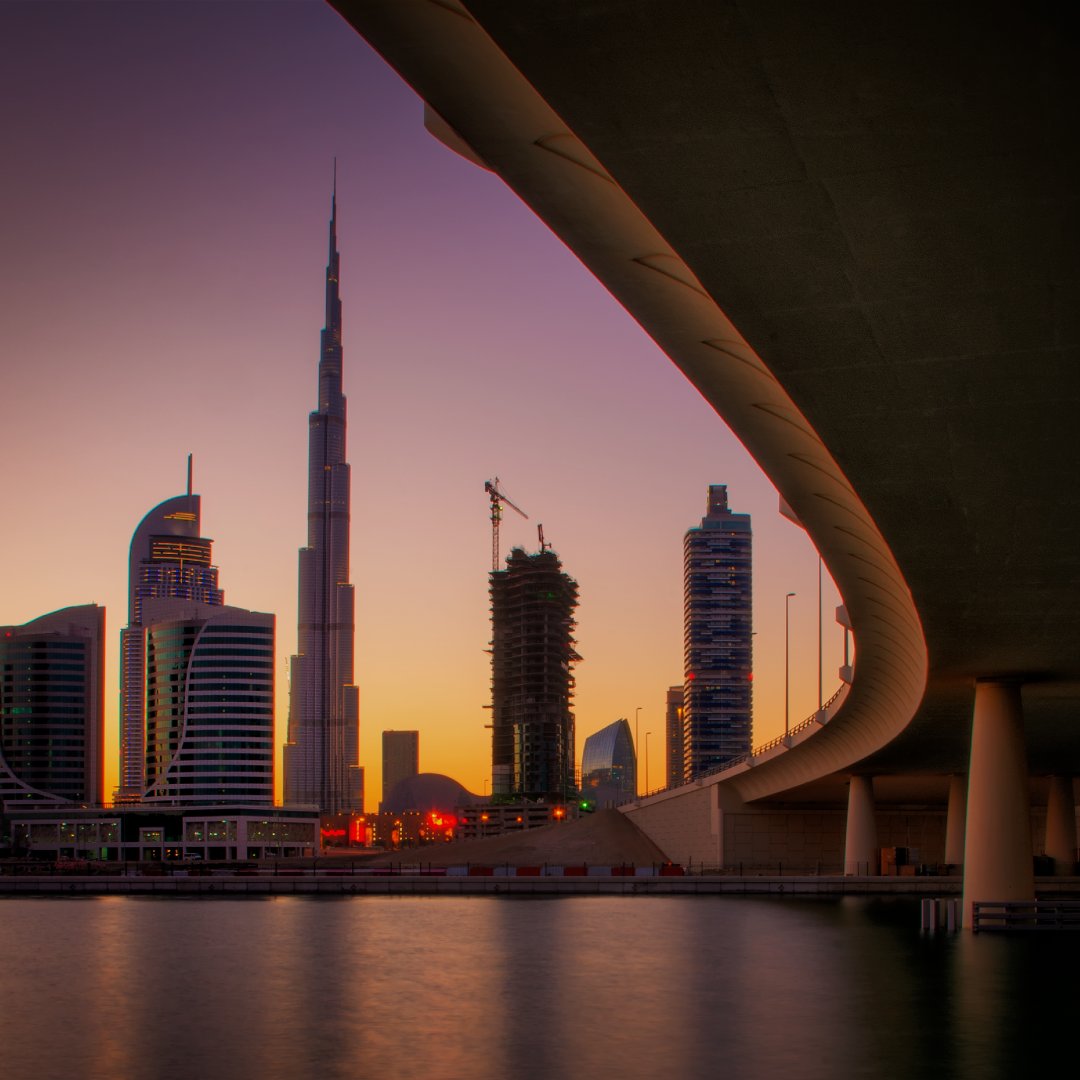 Witness the city come alive from a distance, its shimmering lights dancing on the water's surface—a Dubai summer's gilded mirage. 🌃
-
-
#DubaiSkyscrapers #BusinessBayReflections #DowntownSummerVibes #UAEViews #LuxuryVacationRentals #OnlineHotelBooking #LuxuryHotel #Travelarii