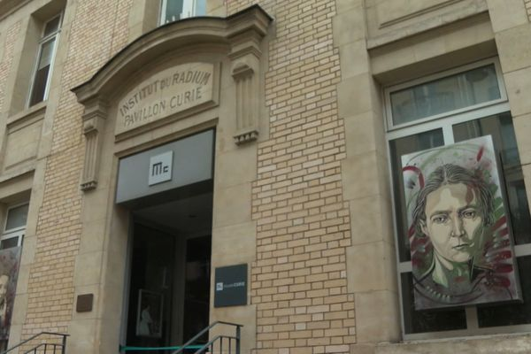 Le site historique des travaux de Marie Curie sera "préservé" et déplacé "pierre par pierre", annonce la ministre de la Culture Rachida Dati
france3-regions.francetvinfo.fr/paris-ile-de-f…
#PavillonDesSources #polemique #patrimoine