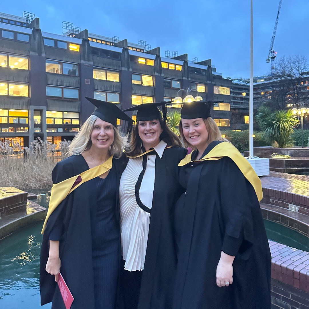 BayesBSchool's tweet photo. “I’ve now been appointed as CEO in a hospice in Yorkshire thanks to the course, thank you Bayes Business School.” 🗣️ Tracey Wilcocks, MSc Voluntary Sector Management
Congratulations to our Bayes graduates 🎓 ❤️
#MScBayes #MScCourses #VoluntaryManagement https://t.co/VOqqDgO5Uo