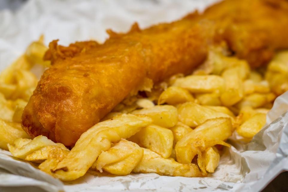 Popular Wirral chippy to close for 'much-needed' refurb wirralglobe.co.uk/news/24086503.…