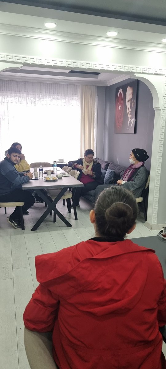 Şehit Esat Oktay Yıldıran'nın eşi Serpil hanfendi Tumyad vakfında.

<a href="/TUMYADVAKFI/">TÜMYAD VAKFI</a>