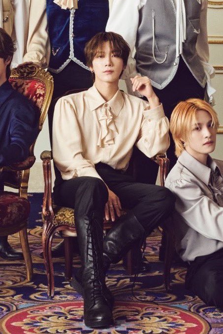 คอนเซปต์เจ้าชาย ราชนิกุลเห็นมา 2000 ครั้งแต่ทำถึงทุกครั้ง สูงส่งมาก ㅠㅠㅠㅠㅠㅠㅠㅠㅠㅠㅠㅠ