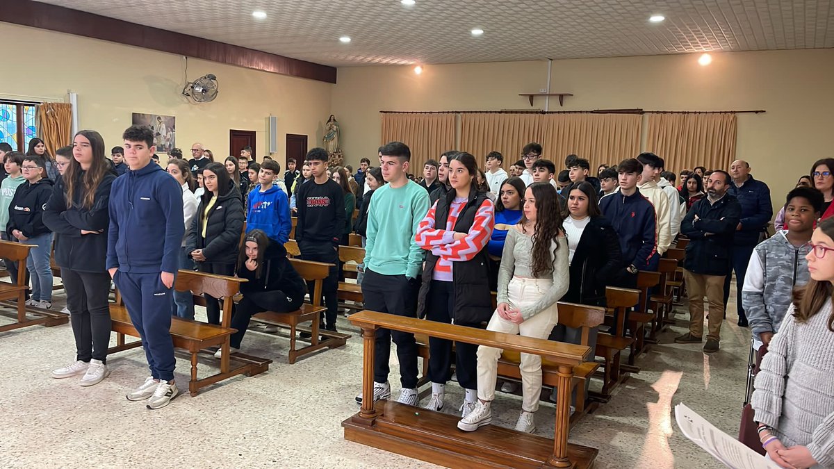FMAutrera's tweet photo. Comenzamos este magnífico día de Don Bosco como es tradición con una eucaristía en su honor con los mayores de la casa 

#SalesianasTieneSuPunto
#ContigoTodoEsMejor
#salesianasutrera
#LaAlegríaDeCrecerJuntos https://t.co/jBBLsfb9Yl