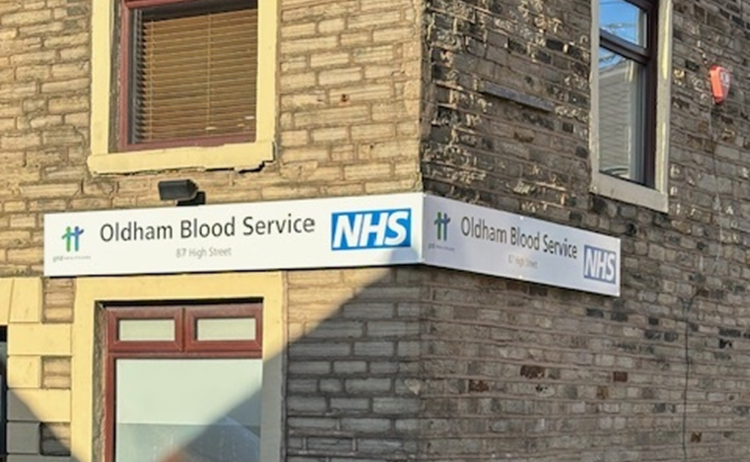 We are delighted with the newly fitted sign at one of our #OldhamBloodService clinics. The service enables #Adults and #Children to access #BloodTests in the #community at one of five locations.

#ContributeToTheWellbeingOfLocalCommunities